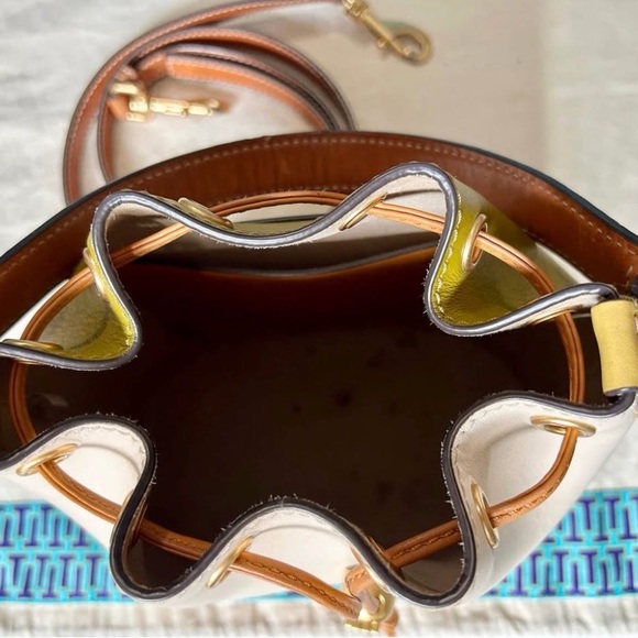 Tory Burch T Leather Bucket Bag - Limited Edition - Picture 6 of 10